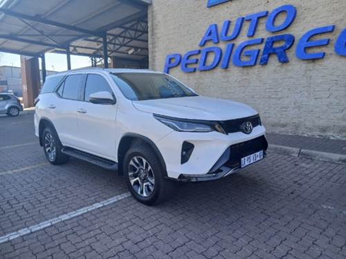 Toyota Fortuner VI 2.4GD-6 Auto 4x4