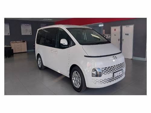 Hyundai Staria 2.2D Executive (9 Seater)