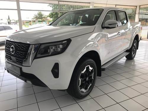 Nissan Navara 2.5D Double Cab LE 4x2