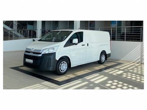 Toyota Quantum 2.8 LWB