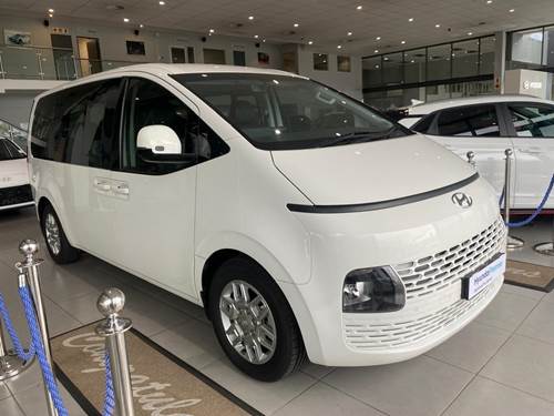 Hyundai Staria 2.2D Executive (9 Seater)