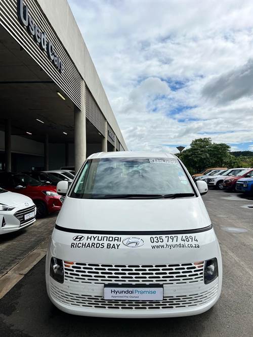 Hyundai Staria 2.2D Executive (9 Seater)