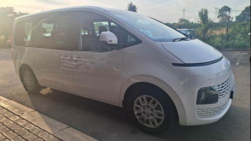 Hyundai Staria 2.2D Executive (9 Seater)