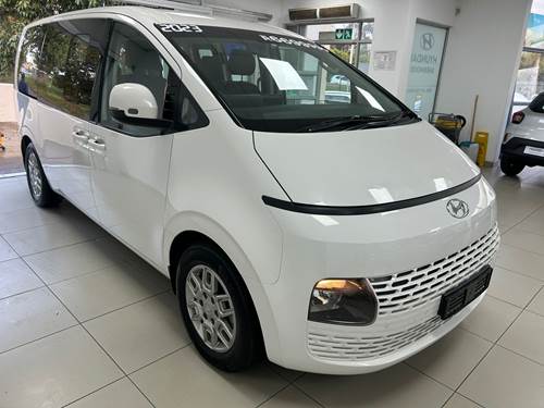 Hyundai Staria 2.2D Executive (9 Seater)