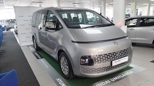 Hyundai Staria 2.2D Executive (9 Seater)