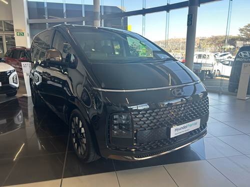 Hyundai Staria 2.2D Luxury (9 Seater)