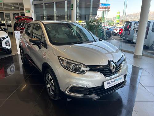 Renault Captur 900T Blaze 5 Door