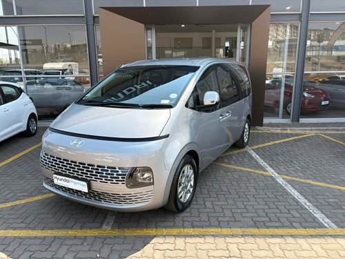 Hyundai Staria 2.2D Executive (9 Seater)