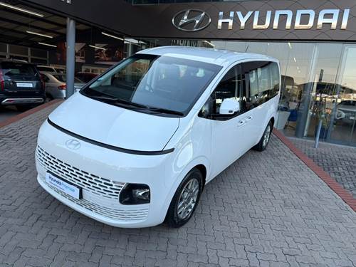 Hyundai Staria 2.2D Executive (9 Seater)