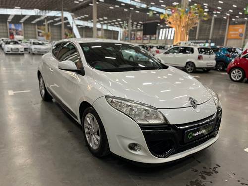 Renault Megane III 1.6 Dynamique Coupe
