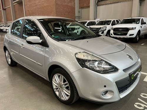 Renault Clio III 1.6 Advantage 5 Door Auto