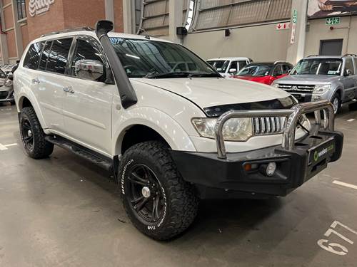 Mitsubishi Pajero Sport 3.2 Di-D GLS Auto