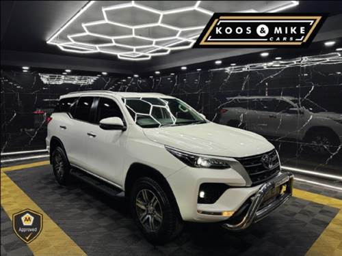 Toyota Fortuner V 2.4 GD-6 Raised Body Auto