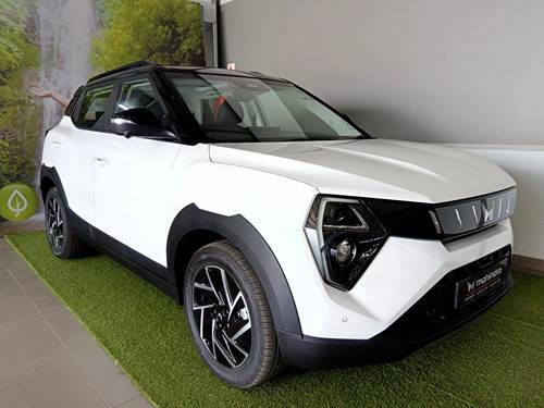 Mahindra XUV 3XO 1.2T AX7L Auto