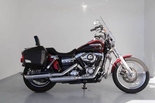 Harley-Davidson Dyna Super Glide Custom (FXDC)