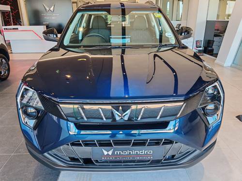 Mahindra XUV 3XO 1.2T AX5 Auto