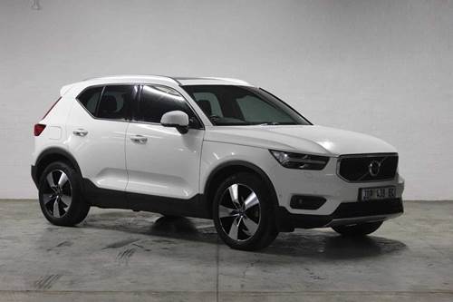 Volvo XC40 D4 Momentum AWD