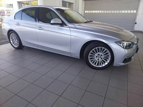 BMW 320i (F30) Auto