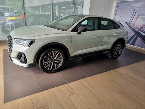 Audi Q3 Sportback  (35 TFSi) Black Edition