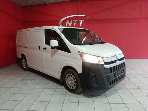 Toyota Quantum 2.8 LWB