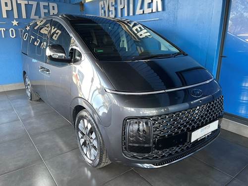 Hyundai Staria 2.2D Luxury (9 Seater)