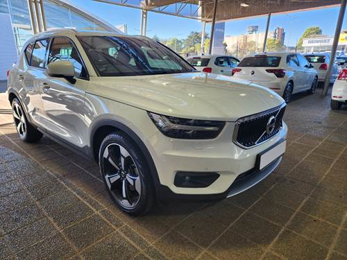 Volvo XC40 T5 Momentum AWD