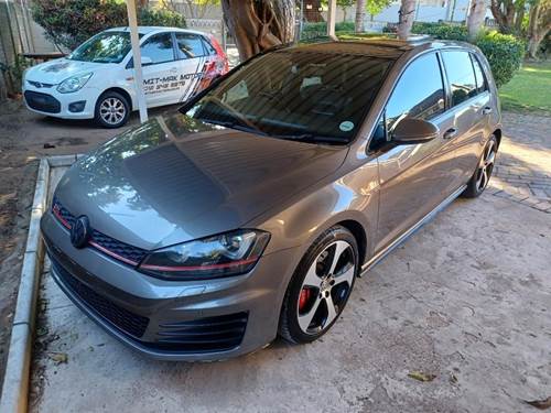Volkswagen (VW) Golf 7 GTi 2.0 TSi Performance DSG