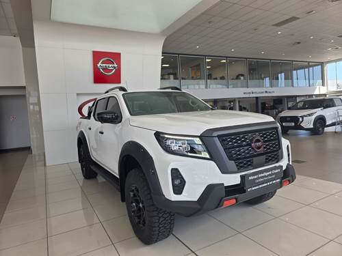 Nissan Navara 2.5 DDTi Pro-4X Warrior Double Cab 4x4