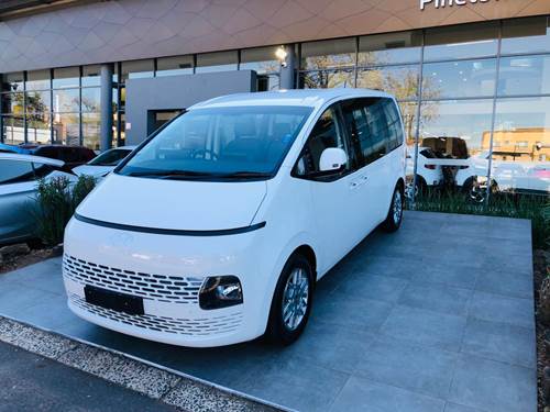 Hyundai Staria 2.2D Executive (9 Seater)