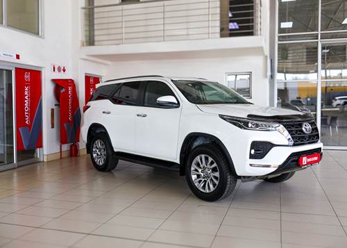 Toyota Fortuner V 2.8 GD-6 Raised Body Auto